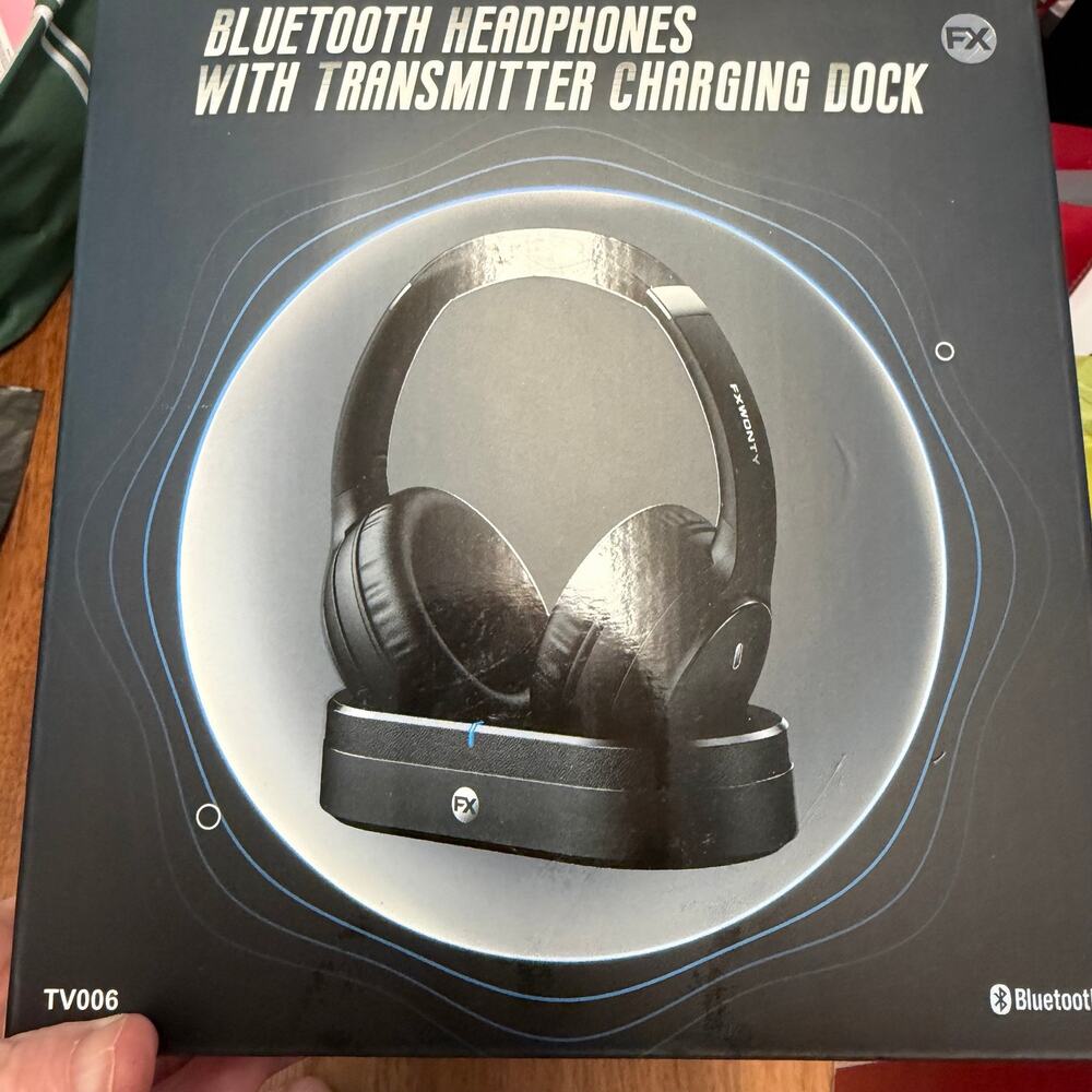 FXWONTY Bluetooth Headphones w transmitter charging dock New in box